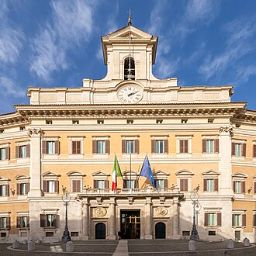 Palazzo_Montecitorio_-_esterno