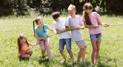 long-shot-children-playing-tug-war
